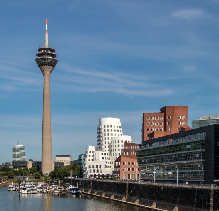 Bootsführerschein Praktische Ausbildung Düsseldorf — Praxis am Rhein