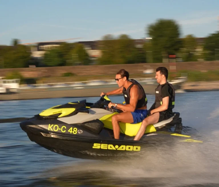 Brauche ich einen Führerschein für Jetski?