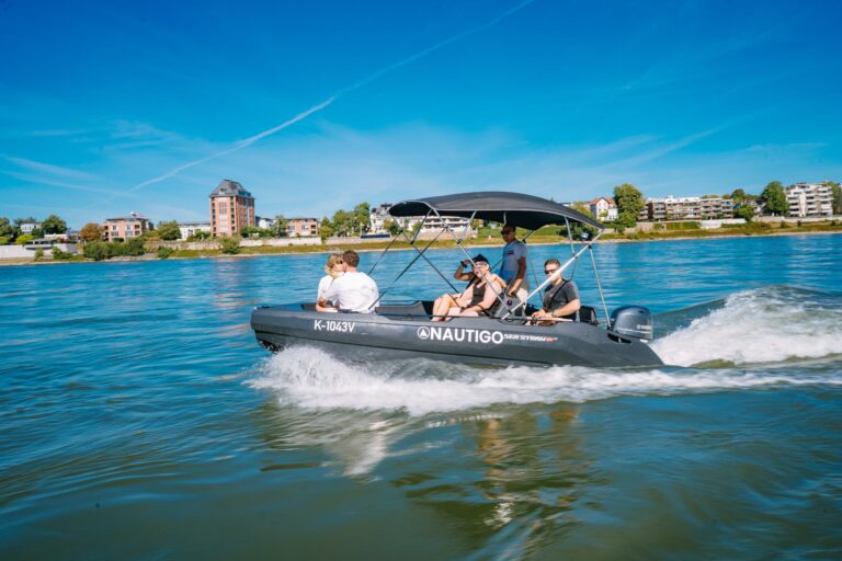 Bootsführerschein in Düsseldorf — Praxisstunden & Prüfung